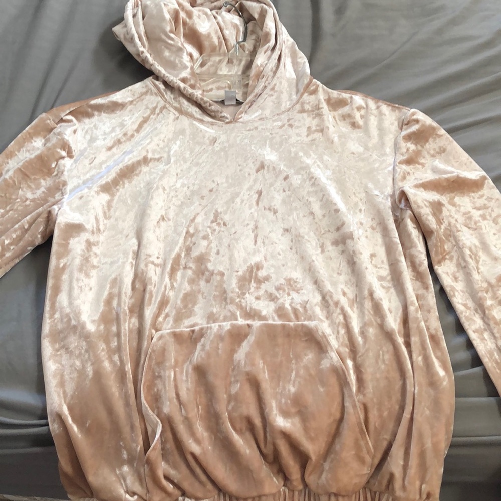 Pink velvet material hoodie! 💕